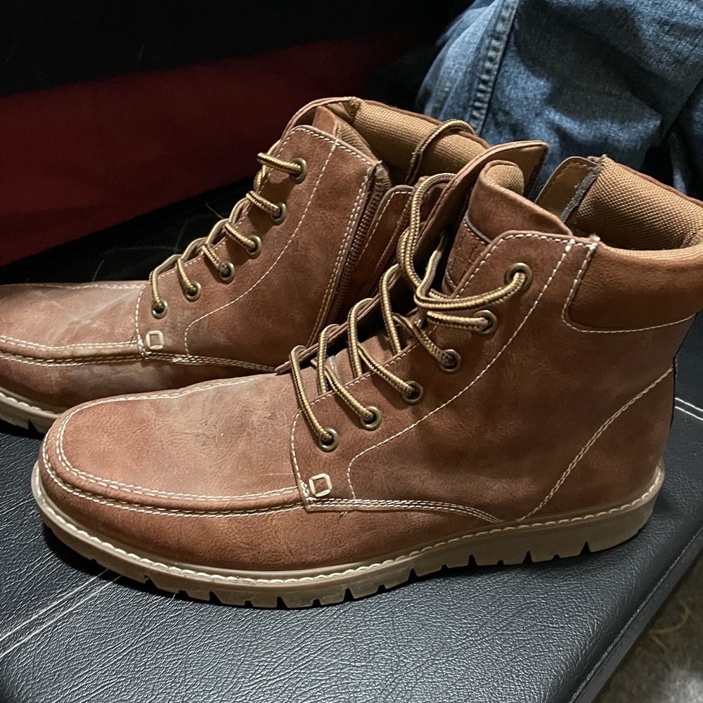 Brown dress boot size 9 1/2 50.00 dollars